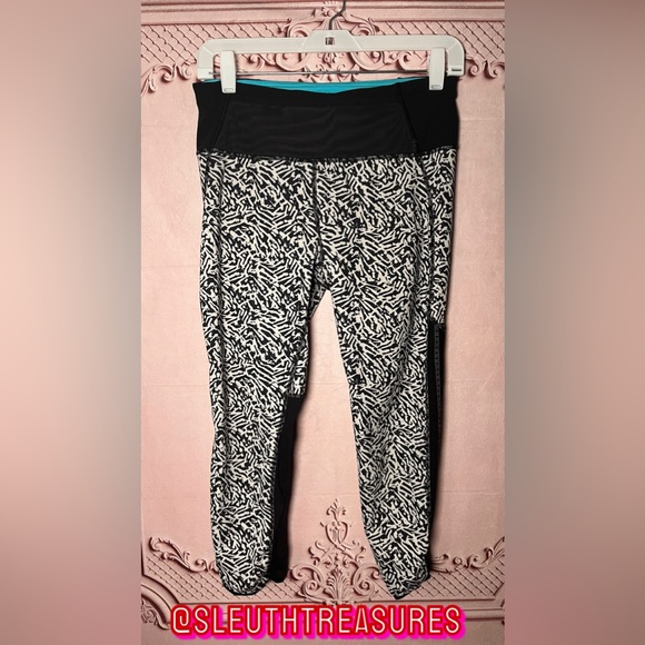 Lululemon Pace Pusher High Rise Crop Leggings Black White Animal Print Size 6 - Picture 7 of 9
